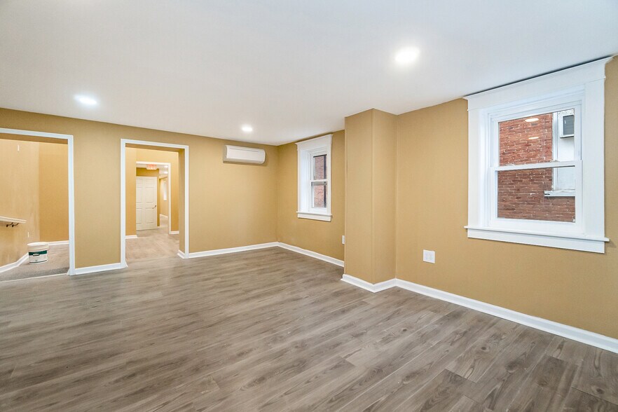 More Photos Of 474 W Main St, Kutztown Storefront Retail Residential For Sale