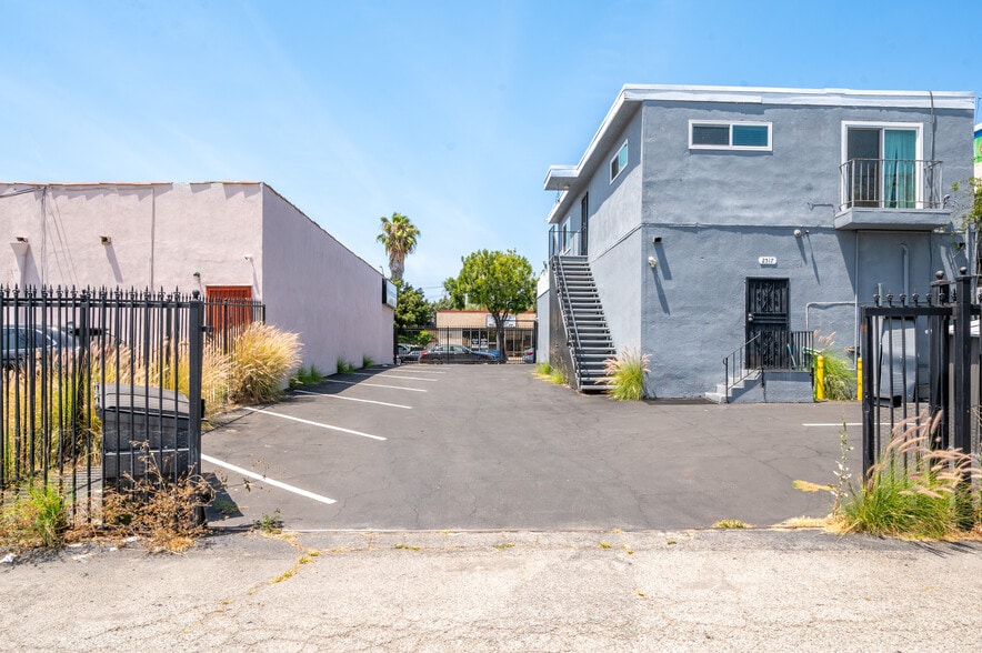 More Photos Of 2517 W Beverly Blvd, Montebello Storefront Retail Residential For Sale