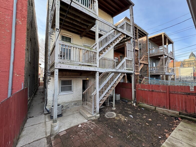 More Photos Of 460 W 28th Pl, Chicago Apartments For Sale