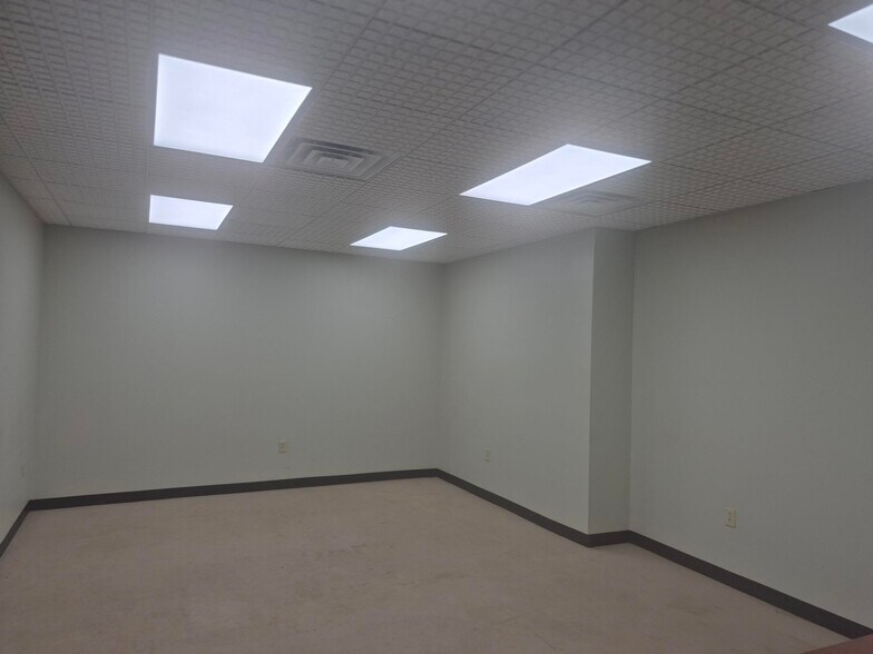 More Photos Of 2363 Broadway St, Buffalo Warehouse For Sale