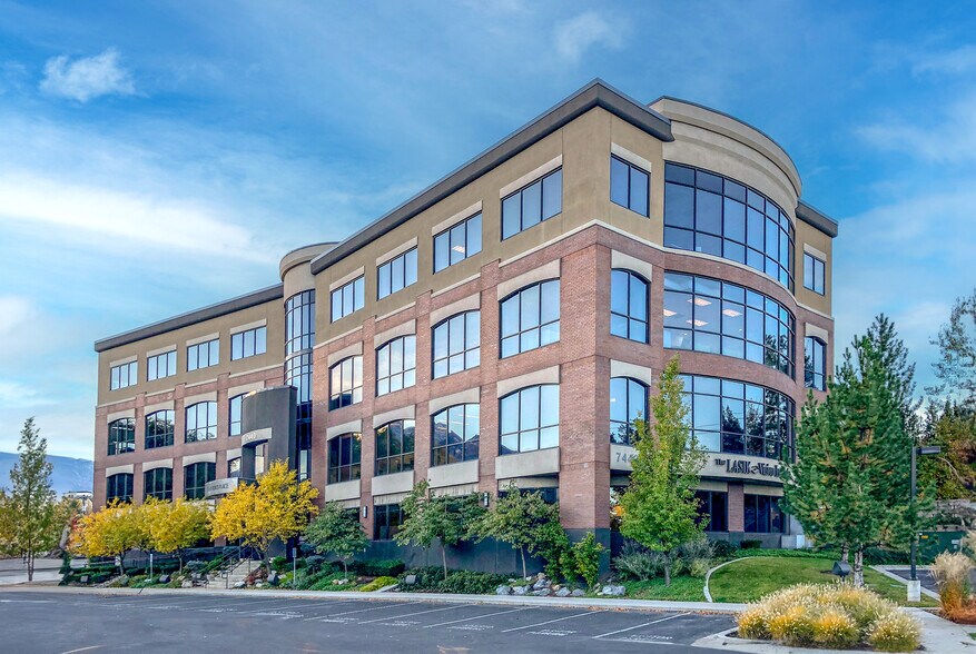 More Photos Of 7440 S Creek Rd, Sandy Office For Lease