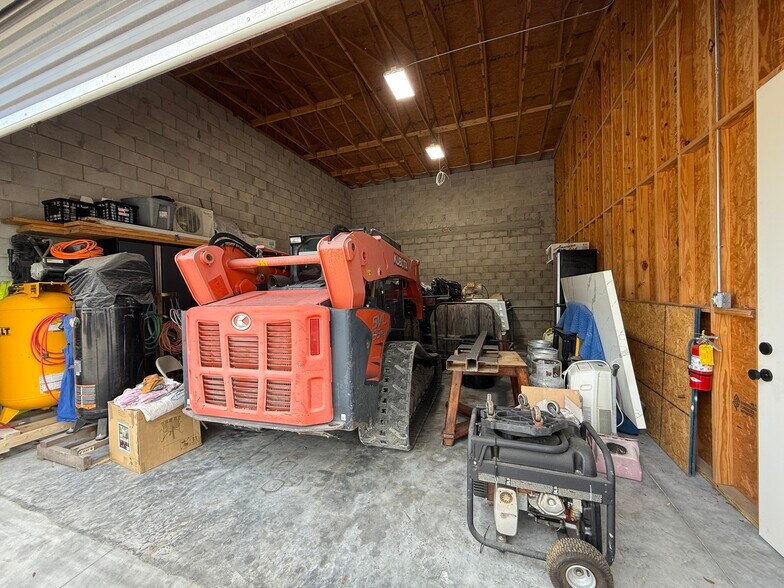 More Photos Of 2736 Land O Lakes Blvd, Land O' Lakes Storefront Retail Residential For Sale