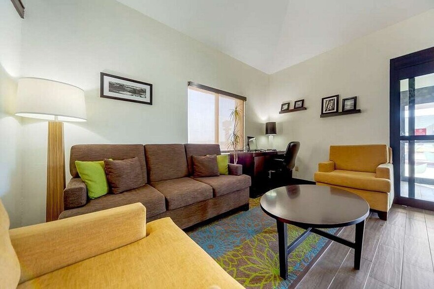 More Photos Of 1716 N Diers Ave, Grand Island Hotel For Sale