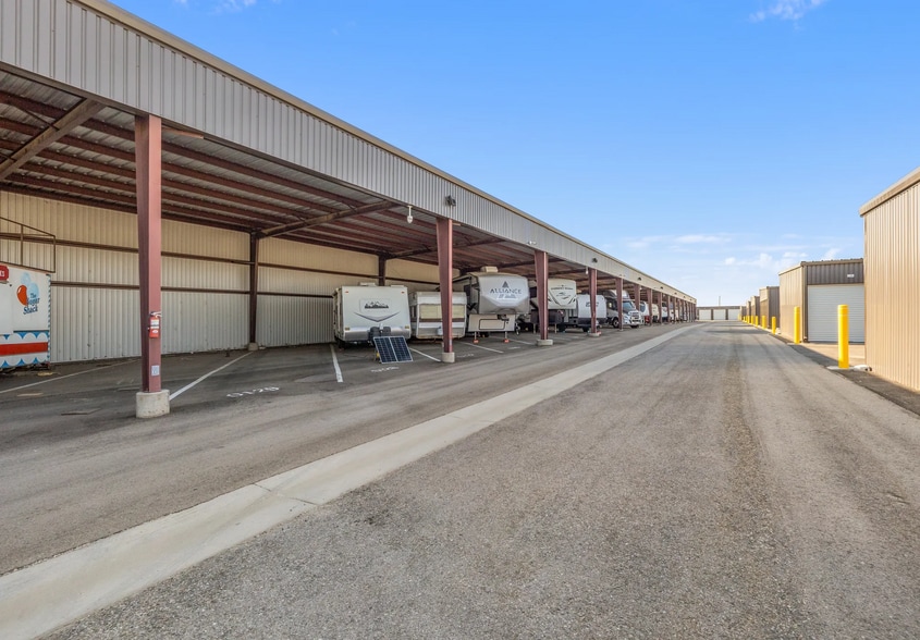 More Photos Of 21892 Cobalt Ave, Caldwell Self Storage For Sale