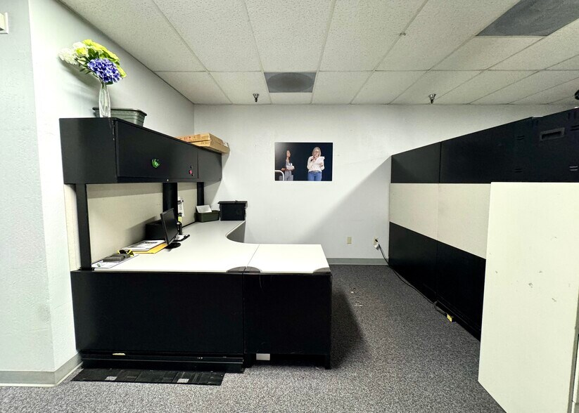 More Photos Of 4949 E Cesar Chavez Blvd, Fresno Coworking Space