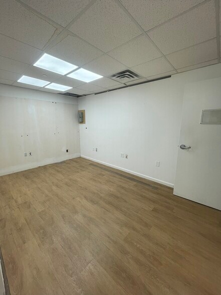 More Photos Of 115 Christopher Columbus Dr, Jersey City Medical For Lease