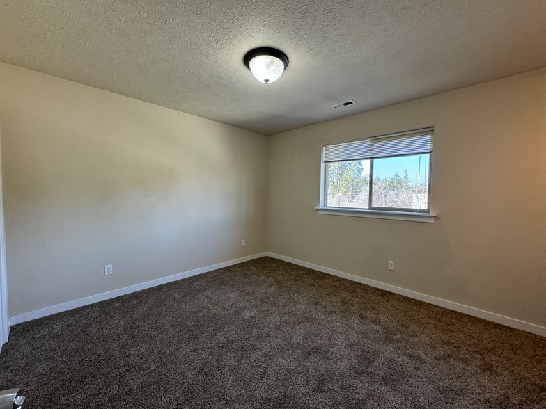More Photos Of 917-922 W Pirate Ln, Spokane Apartments For Sale