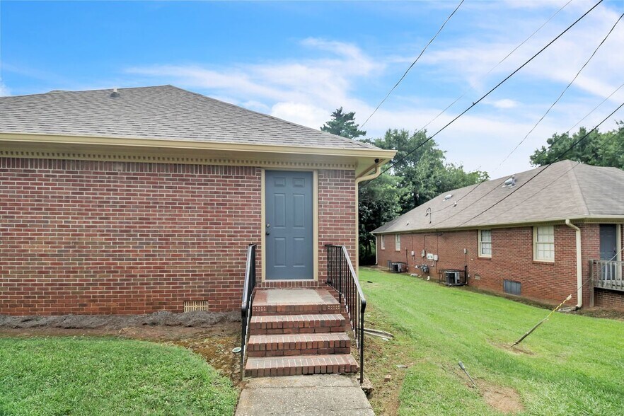 More Photos Of 1281-1283 Parker Rd SE, Conyers Office For Sale