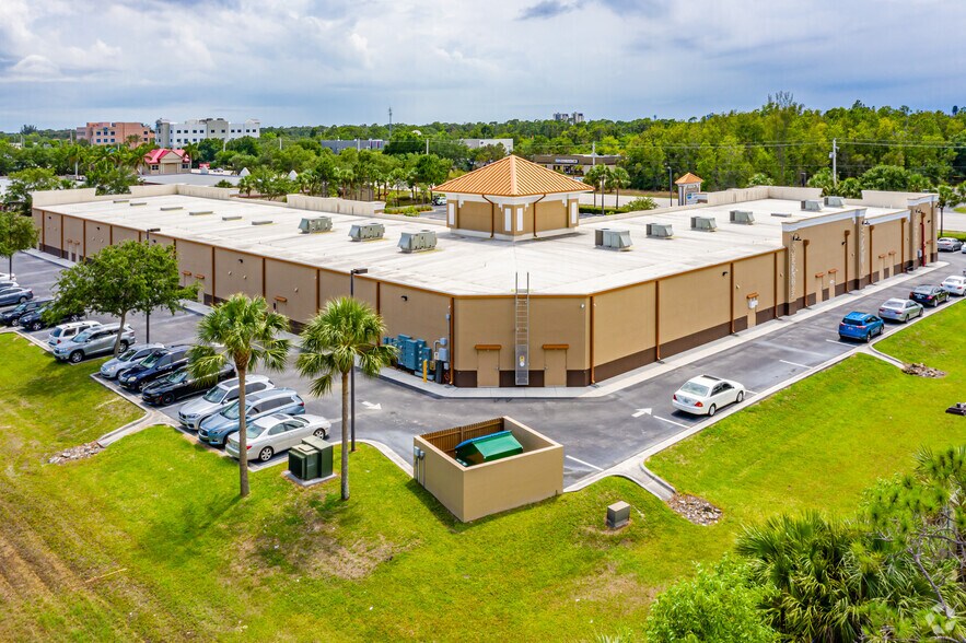 More Photos Of 13195 Metro Pky, Fort Myers General Retail For Sale