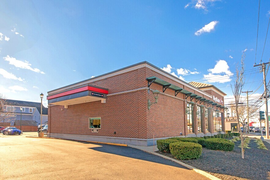 More Photos Of 1761 Post Rd, Fairfield Bank For Sale