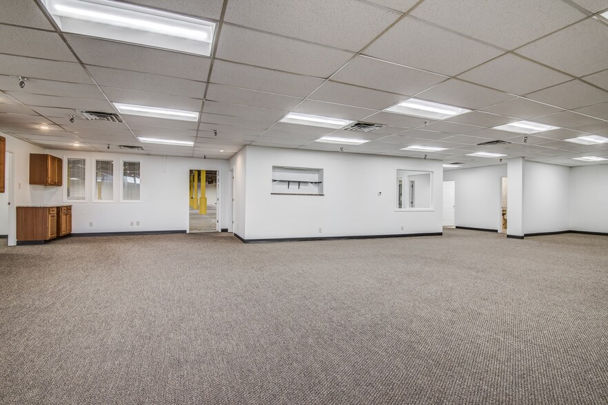 More Photos Of 7600 Ambassador Row, Dallas Distribution For Sale