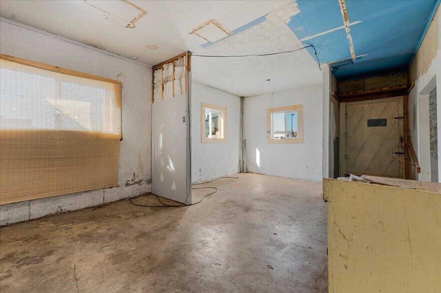 More Photos Of 624 Park Blvd, Orange Cove General Retail For Sale