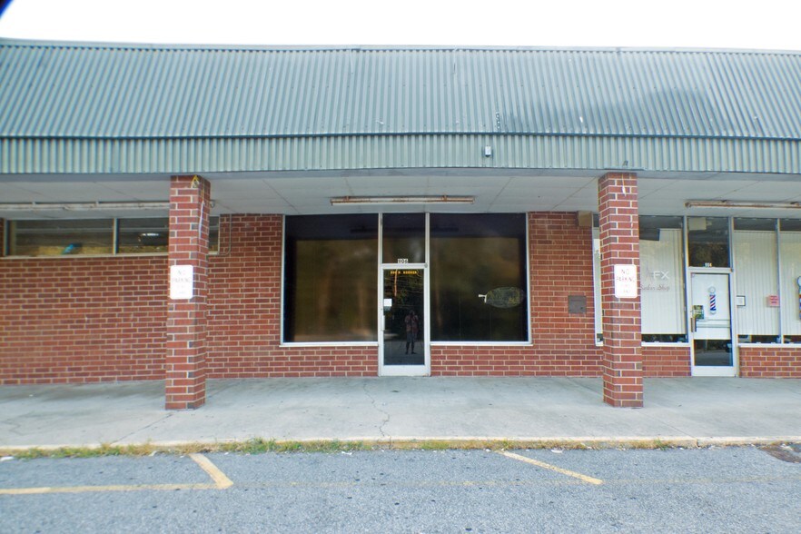 More Photos Of 900-916 N Horner Blvd, Sanford General Retail For Lease