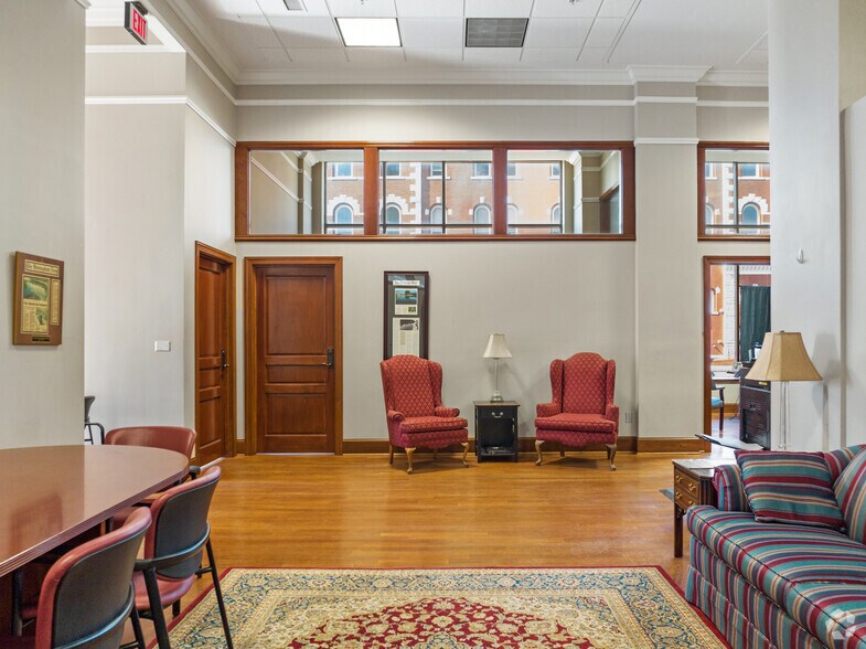 More Photos Of 931 Noble St, Anniston Office For Sale