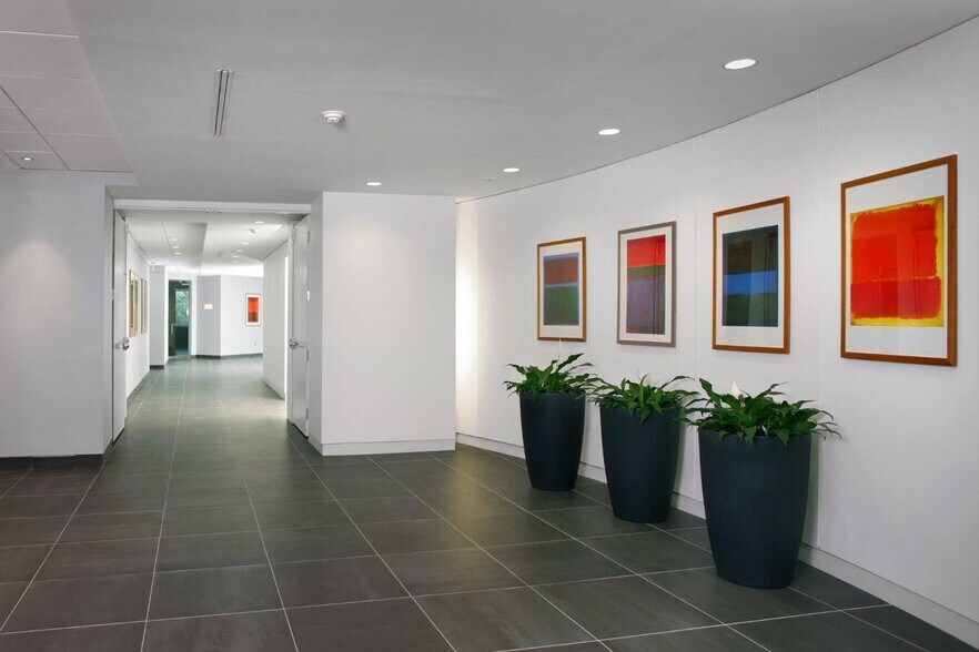 More Photos Of 4 Mountainview Ter, Danbury Office For Lease