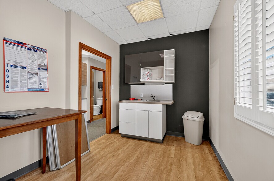 More Photos Of 8202 Clearvista Pky, Indianapolis Office For Sale