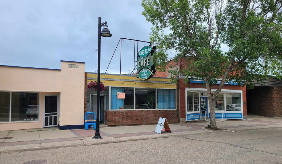More Photos Of 5014 50 Av, Ponoka Storefront Retail Office For Sale