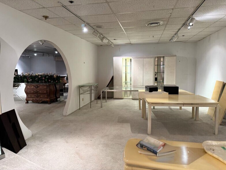 More Photos Of 3449-3453 W Peterson Ave, Chicago Storefront For Sale