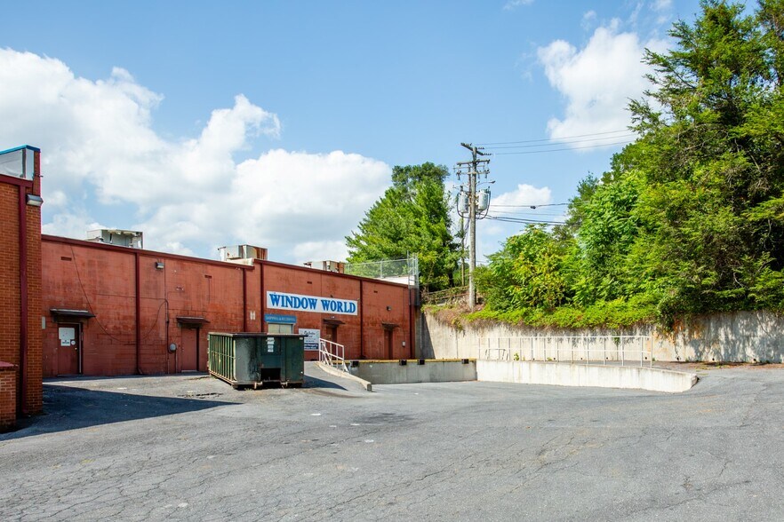 More Photos Of 801-901 W Broad St, Waynesboro Unknown For Sale