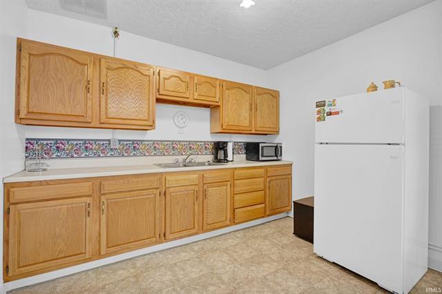 More Photos Of 2359 16th St, Bedford Office For Sale