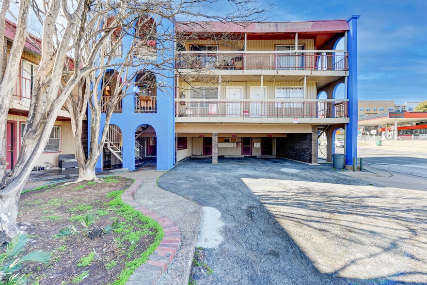 Primary Photo Of 701 W North Loop Blvd, Austin Apartments For Sale