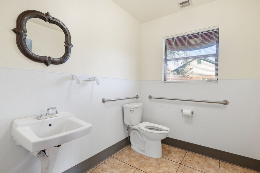 More Photos Of 1671 US Highway 395 N, Minden Office For Sale