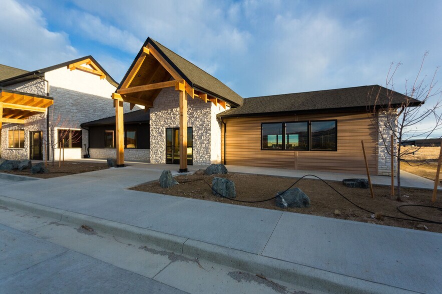 More Photos Of 5980 Enterprise Dr, Casper Office For Lease