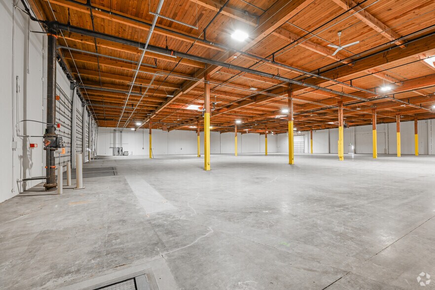 More Photos Of 8226 S 208th St, Kent Unknown For Lease