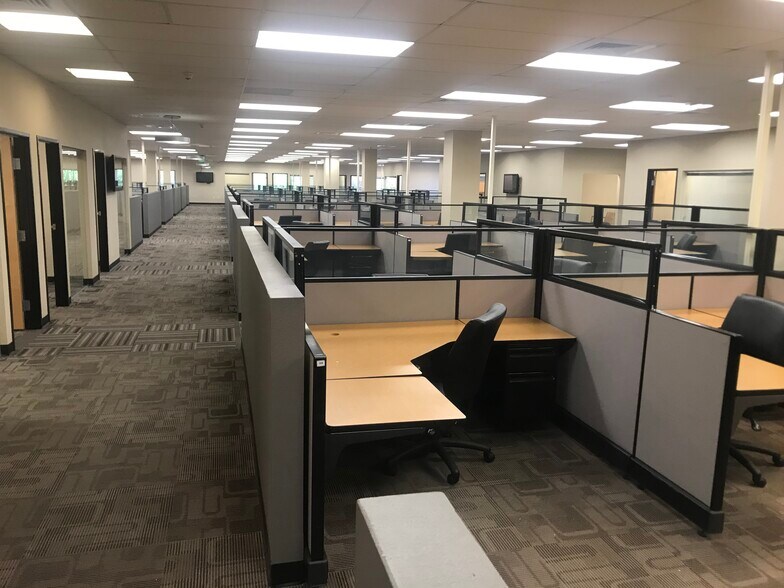 More Photos Of 19601 N Black Canyon Hwy, Phoenix Loft Creative Space For Lease