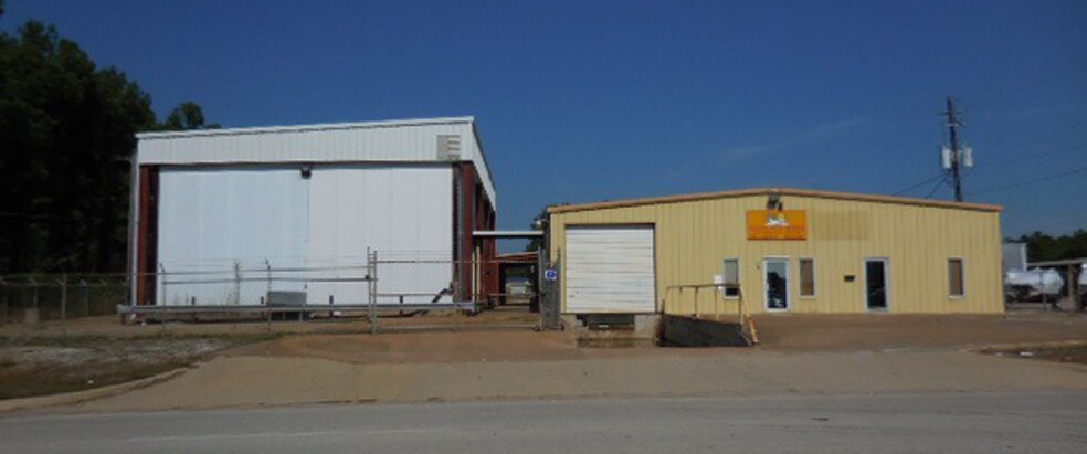 More Photos Of 1703 E Whaley St, Longview Warehouse For Lease