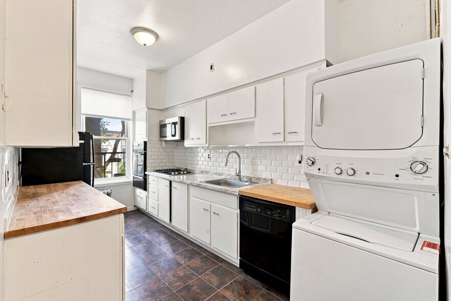 More Photos Of 704 Washington St, Hoboken Storefront Retail Residential For Sale