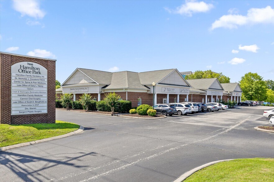 More Photos Of 7446 Shallowford Rd, Chattanooga Medical For Lease