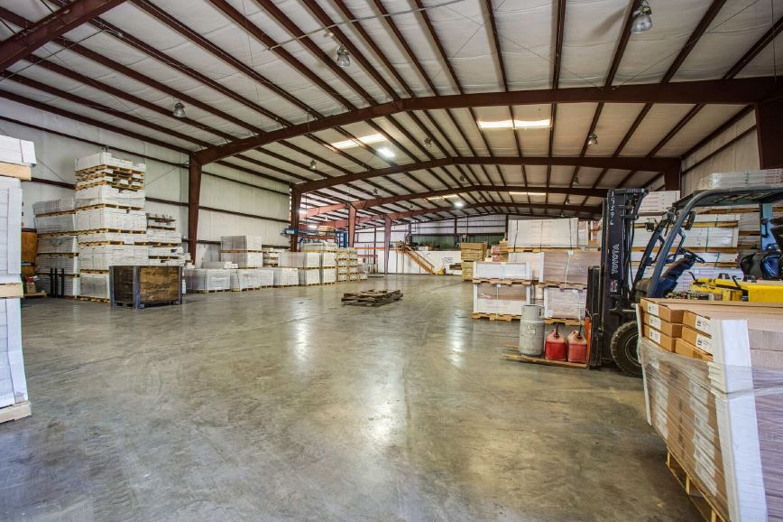 More Photos Of 1438 Highway 96, Burns Warehouse For Lease