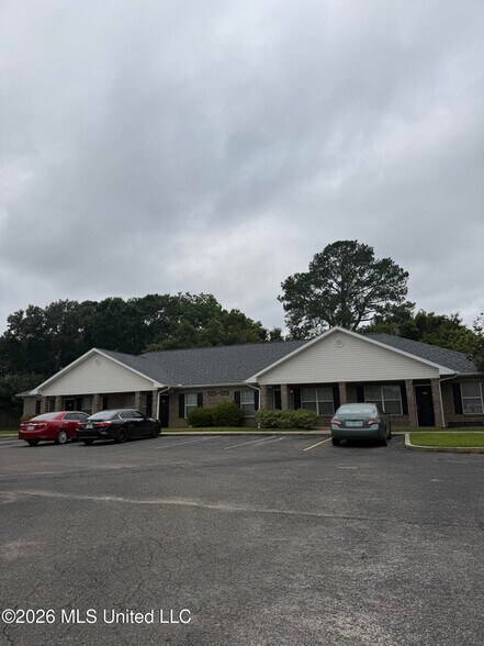 More Photos Of 2403 Eden St, Pascagoula Apartments For Sale