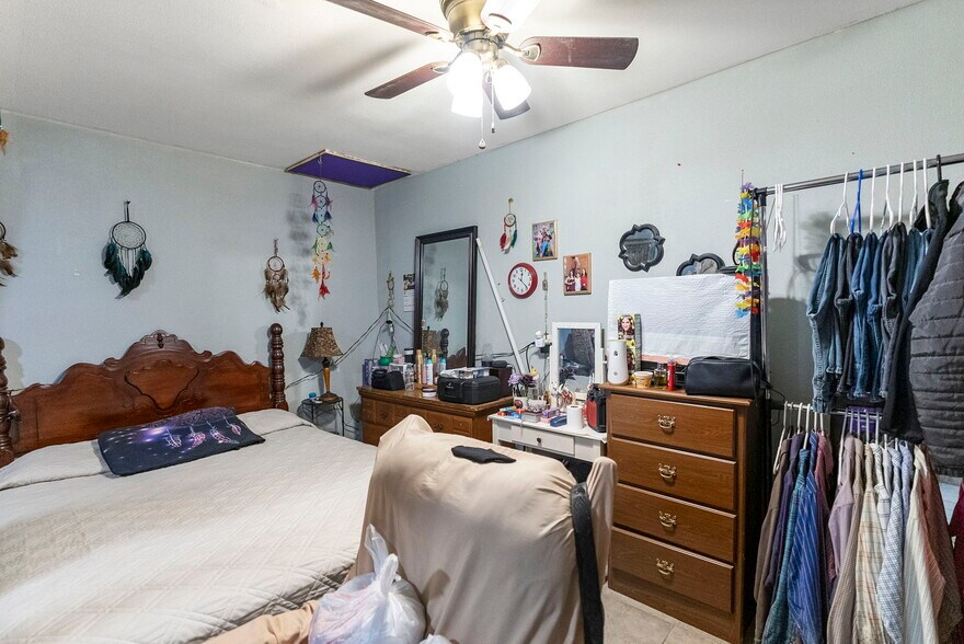 More Photos Of 2814 Main St, Ingleside Storefront For Sale