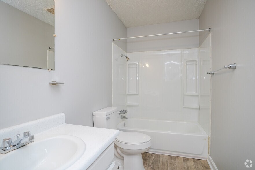 More Photos Of 1501 E Reed Rd, Greenville Apartments For Sale