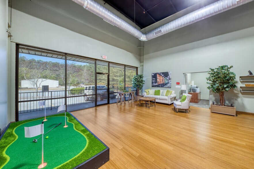 More Photos Of 3050 Matlock Dr, Kennesaw Light Manufacturing For Sale