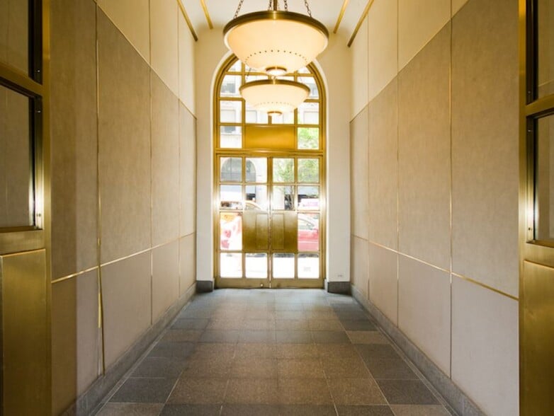 More Photos Of 373 Park Ave S, New York Office For Lease