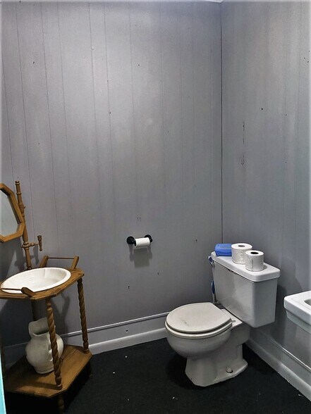 More Photos Of 124 W Telephone St, Sylvania Storefront Retail Office For Sale