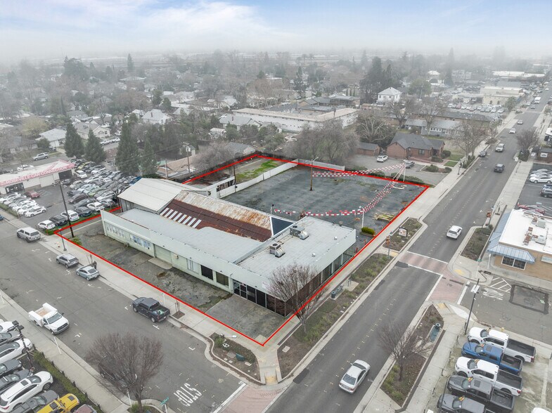 More Photos Of 440 Riverside Ave, Roseville Auto Dealership For Lease
