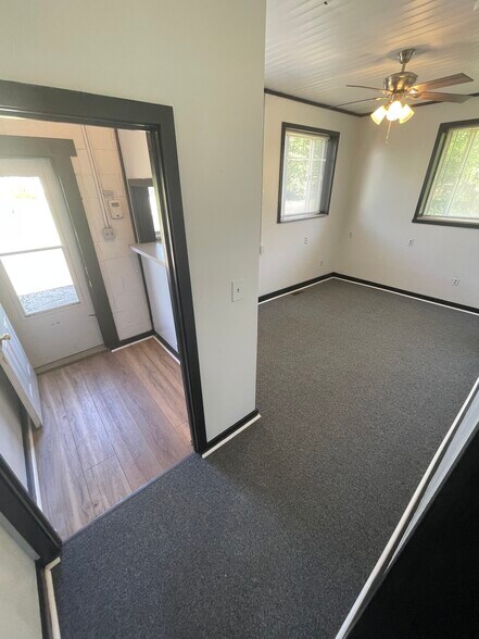 More Photos Of 10 Rhoda St, Farrell Flex For Lease