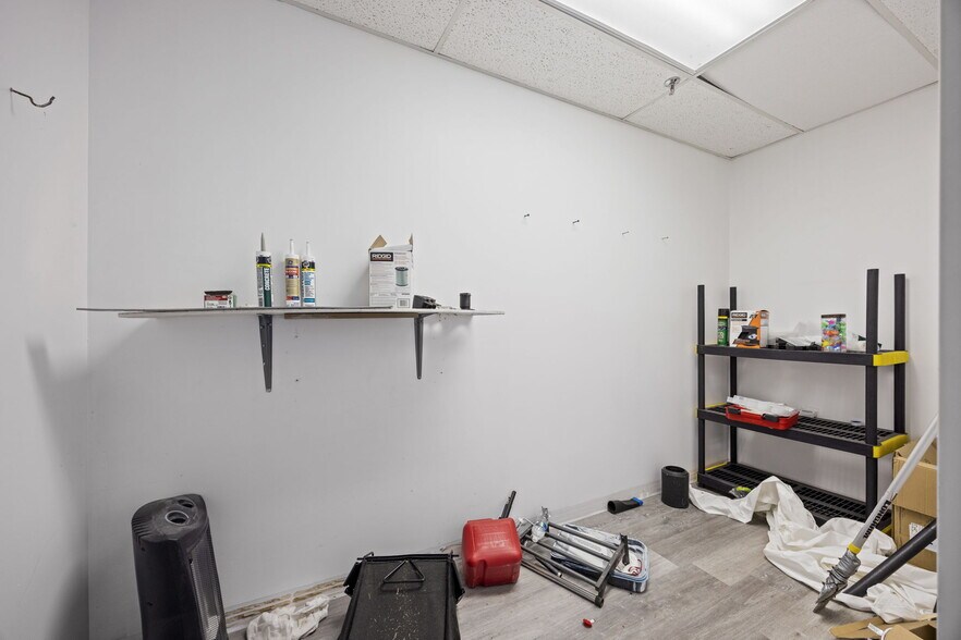 More Photos Of 2000 S Delphine Ave, Lyndhurst Warehouse For Lease