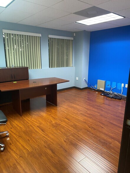 More Photos Of 3255 Cahuenga Blvd W, Los Angeles Office For Sale