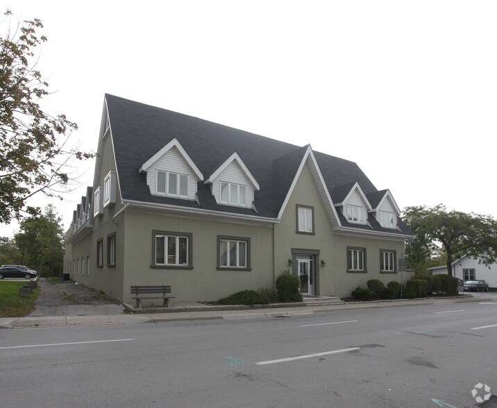 More Photos Of 151 Randall St, Oakville Office For Sale