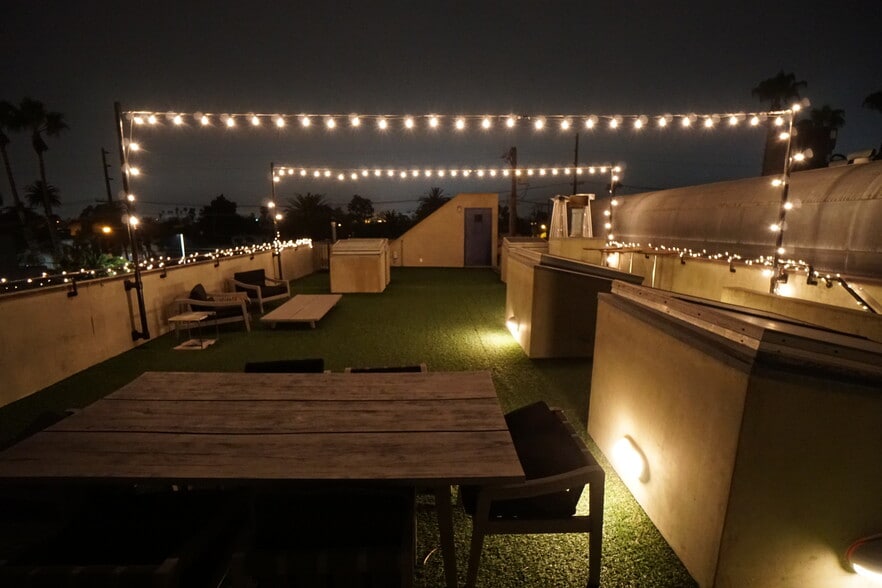 More Photos Of 1509 Abbot Kinney Blvd, Venice Storefront Retail Office For Lease