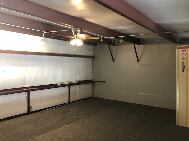 More Photos Of 48 Commerce Ln, Freeport Warehouse For Lease