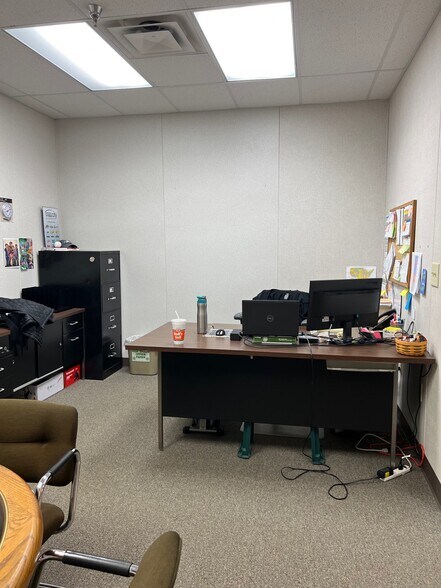 More Photos Of 1036-1062 Corporate Ln, Export Storefront Retail Office For Lease