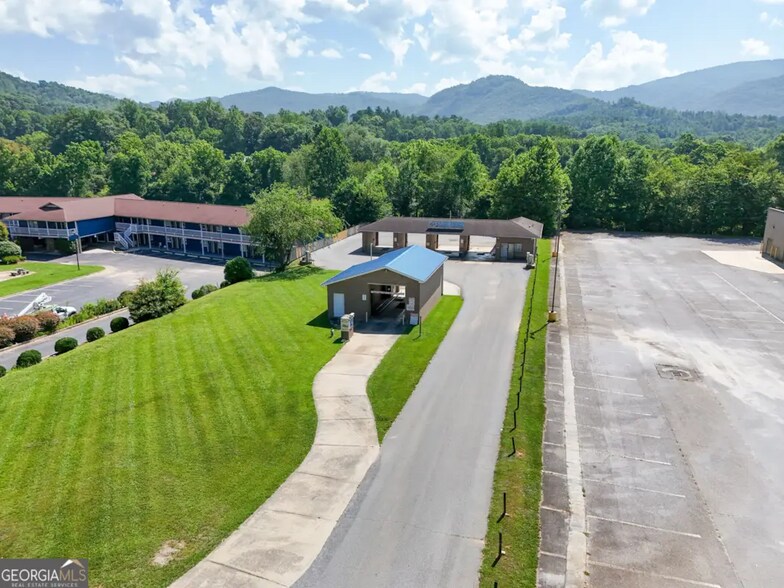 More Photos Of 36 Royalty Ln, Dillard Carwash For Sale