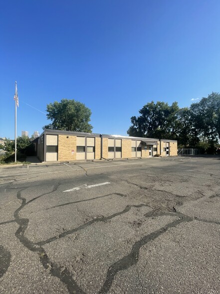 Primary Photo Of 1121-1123 Glenwood Ave, Minneapolis Office For Sale