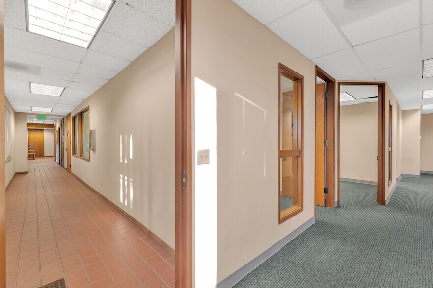 More Photos Of 34004 16th Ave S, Federal Way Office For Lease